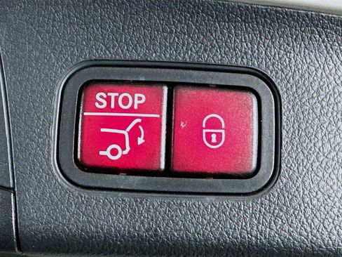 Used 2025 Mercedes-Benz GLA 250 4MATIC image 29