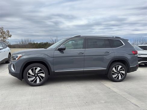 New 2026 Volkswagen Atlas SEL image 6