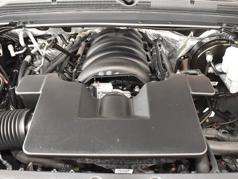 Used 2018 Chevrolet Tahoe LT w/ Luxury Package image 3