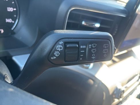 Used 2022 Ford Explorer XLT w/ Equipment Group 202A image 23