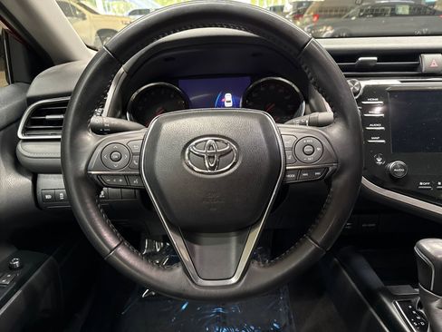 Used 2019 Toyota Camry XSE image 15
