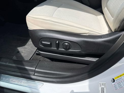 Used 2020 Buick Encore GX Preferred w/ Cold Weather Comfort Package FWD image 11
