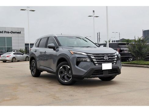 Used 2026 Nissan Rogue SV w/ SV Premium Package FWD image 1