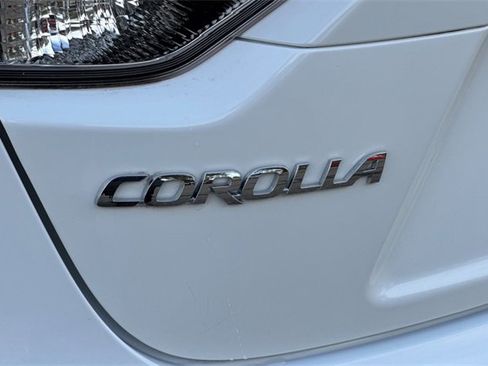 Used 2022 Toyota Corolla SE image 48