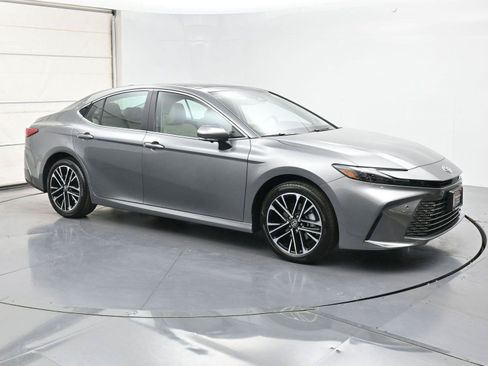 Used 2025 Toyota Camry XLE w/ Premium Plus Package AWD/4WD image 28