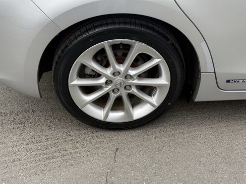 Used 2013 Lexus CT 200h Base 4dr Hatchback image 39