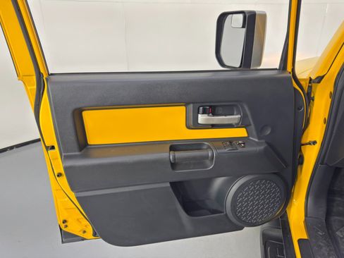 Used 2007 Toyota FJ Cruiser 4WD image 32