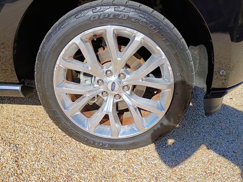 Used 2019 Ford Expedition Platinum image 17