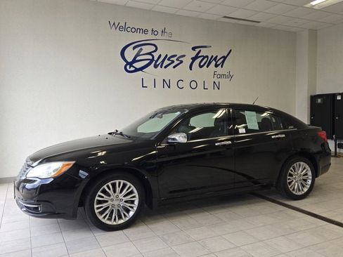 Used 2012 Chrysler 200 Limited image 1