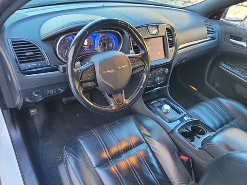 Used 2021 Chrysler 300 S image 10