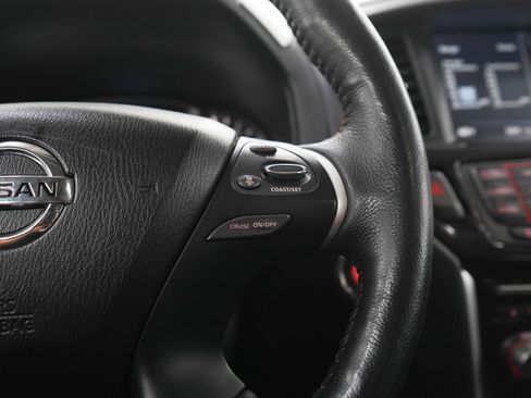 Used 2019 Nissan Pathfinder S AWD/4WD image 29