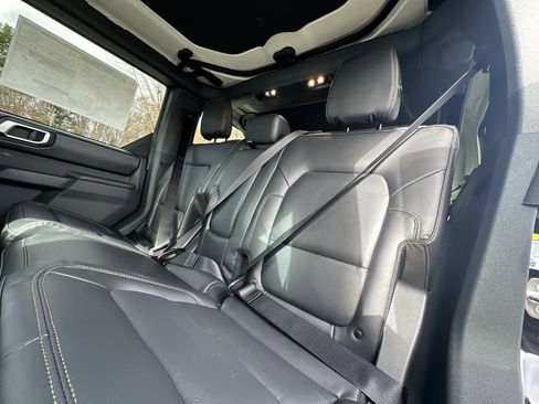 New 2025 Ford Bronco Badlands w/ Sasquatch Package image 26