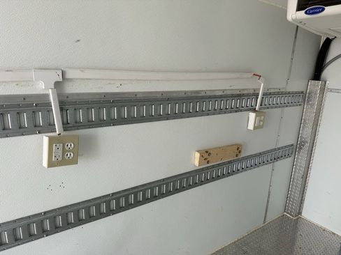 Used 2019 Freightliner Sprinter 2500 image 25