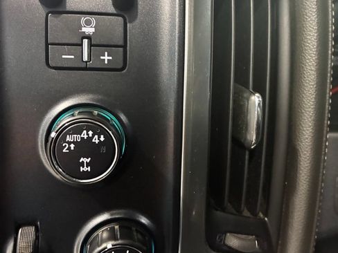 Used 2017 Chevrolet Silverado 1500 LTZ w/ Sport Package AWD/4WD image 19