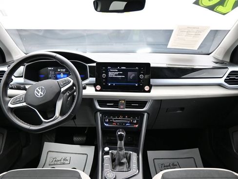 Used 2026 Volkswagen Taos SE AWD/4WD image 13