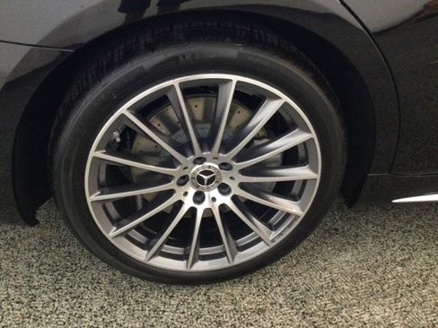 New 2024 Mercedes-Benz S 500 4MATIC image 32