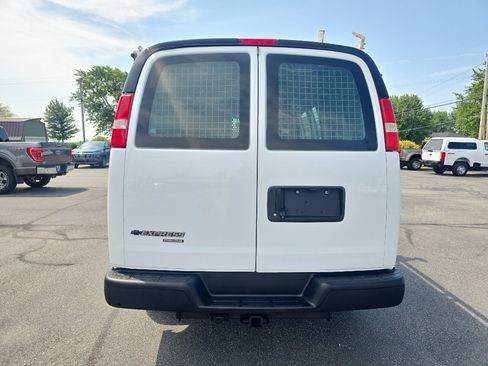 Used 2015 Chevrolet Express 2500 RWD image 7