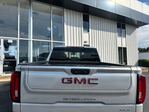 Used 2020 GMC Sierra 1500 SLT w/ SLT Premium Plus Package AWD/4WD image 8