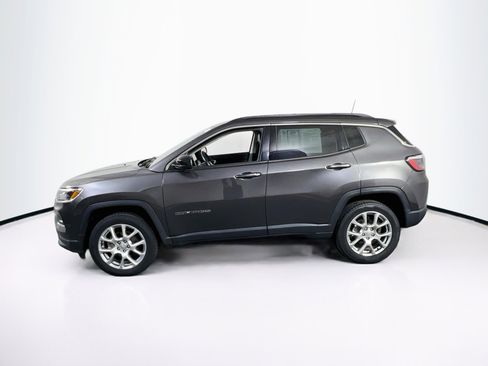 Used 2022 Jeep Compass Latitude AWD/4WD image 8