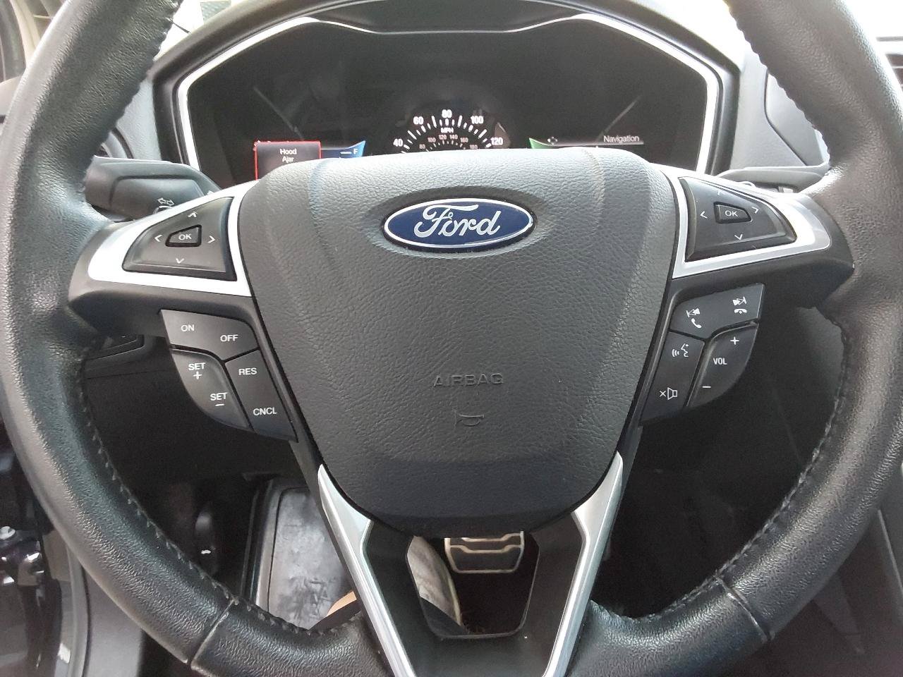 Used 2017 Ford Fusion Titanium AWD/4WD image 23