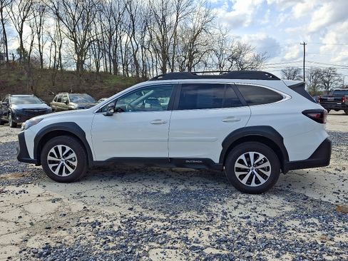 Certified 2025 Subaru Outback Premium w/ Popular Package #1A AWD/4WD image 3