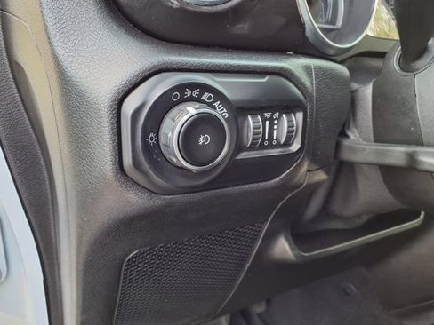 Used 2021 Jeep Wrangler Unlimited Sahara AWD/4WD image 11