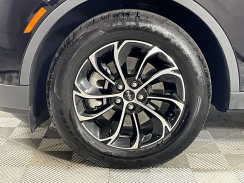 Used 2025 Lincoln Nautilus Premier image 29