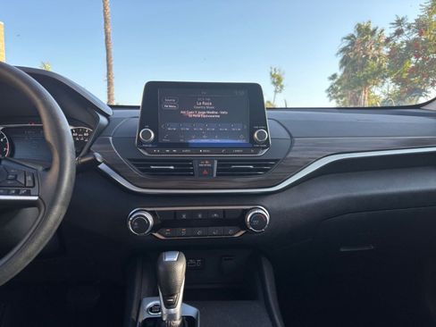 Used 2025 Nissan Altima 2.5 SV FWD image 20