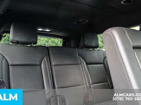 Used 2025 Chevrolet Suburban Z71 AWD/4WD image 19