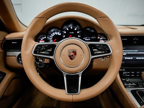 Used 2017 Porsche 911 Targa 4 AWD/4WD image 9