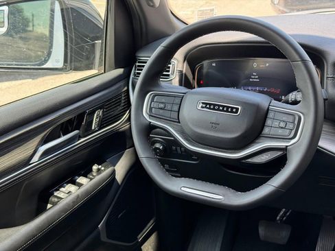 Used 2024 Jeep Wagoneer Series II AWD/4WD image 13