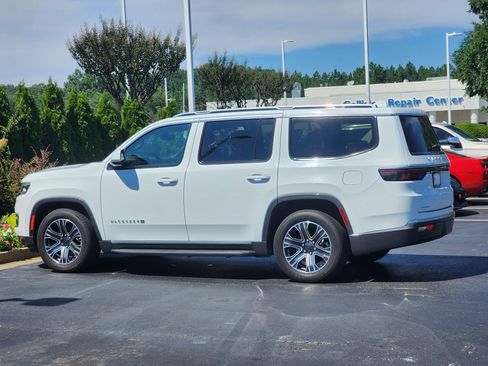 Used 2022 Jeep Wagoneer Series III image 9