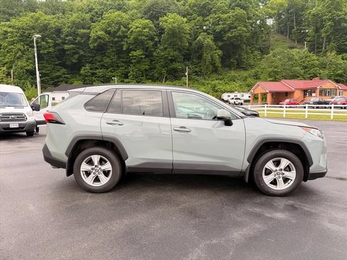 Used 2021 Toyota RAV4 XLE w/ Convenience Package AWD/4WD image 3
