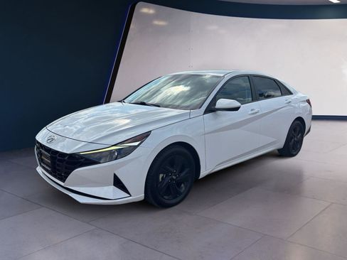 Used 2023 Hyundai Elantra SEL image 1