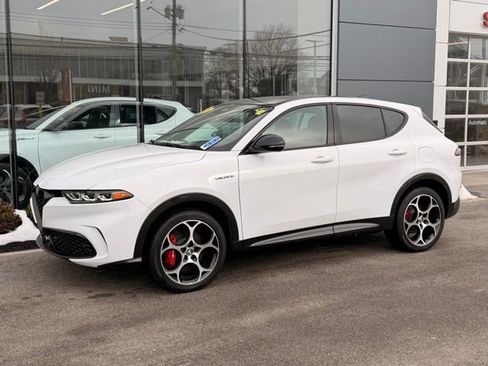 Used 2024 Alfa Romeo Tonale Veloce image 1