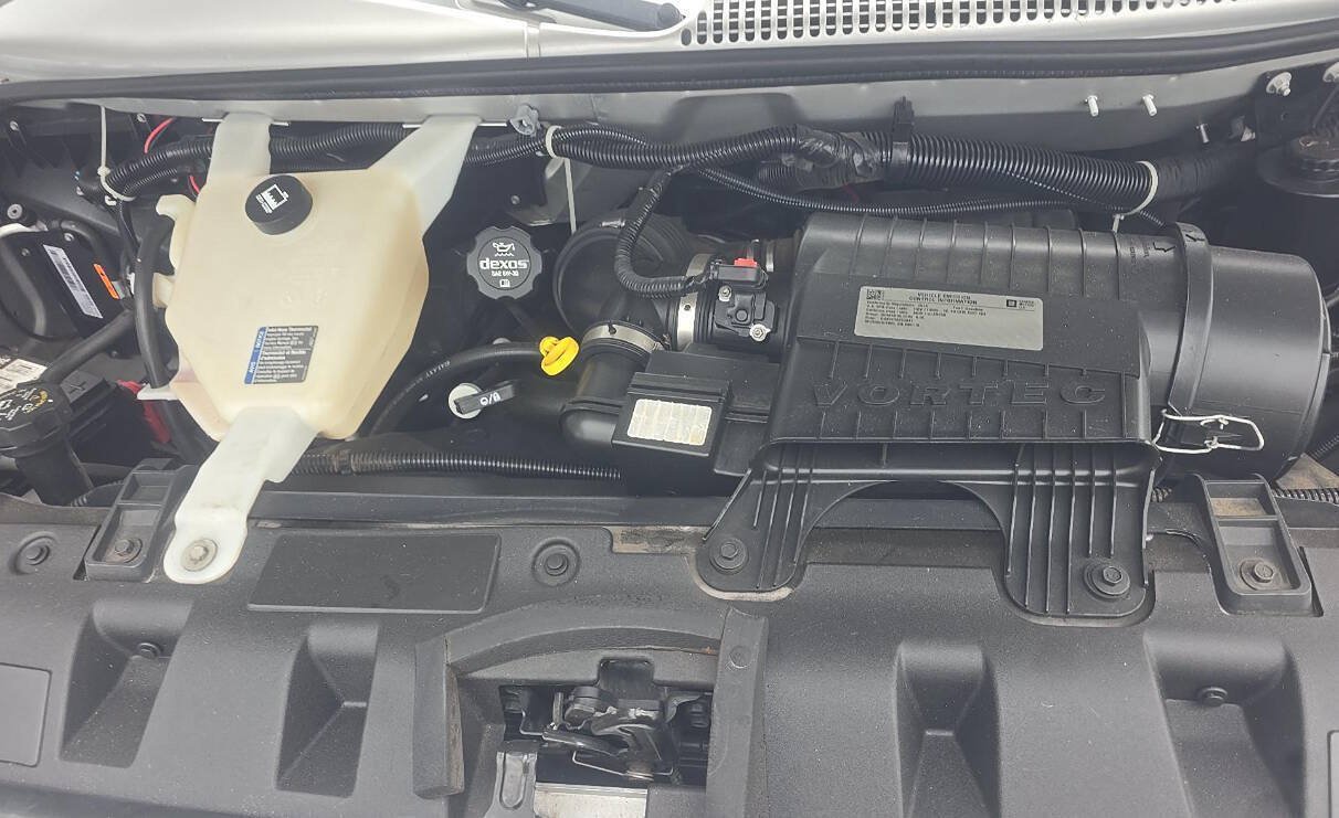 Used 2016 Chevrolet Express 2500 RWD image 17