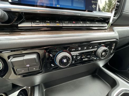 Used 2022 Chevrolet Silverado 1500 LT Trail Boss w/ LT Trail Boss Premium Package image 18