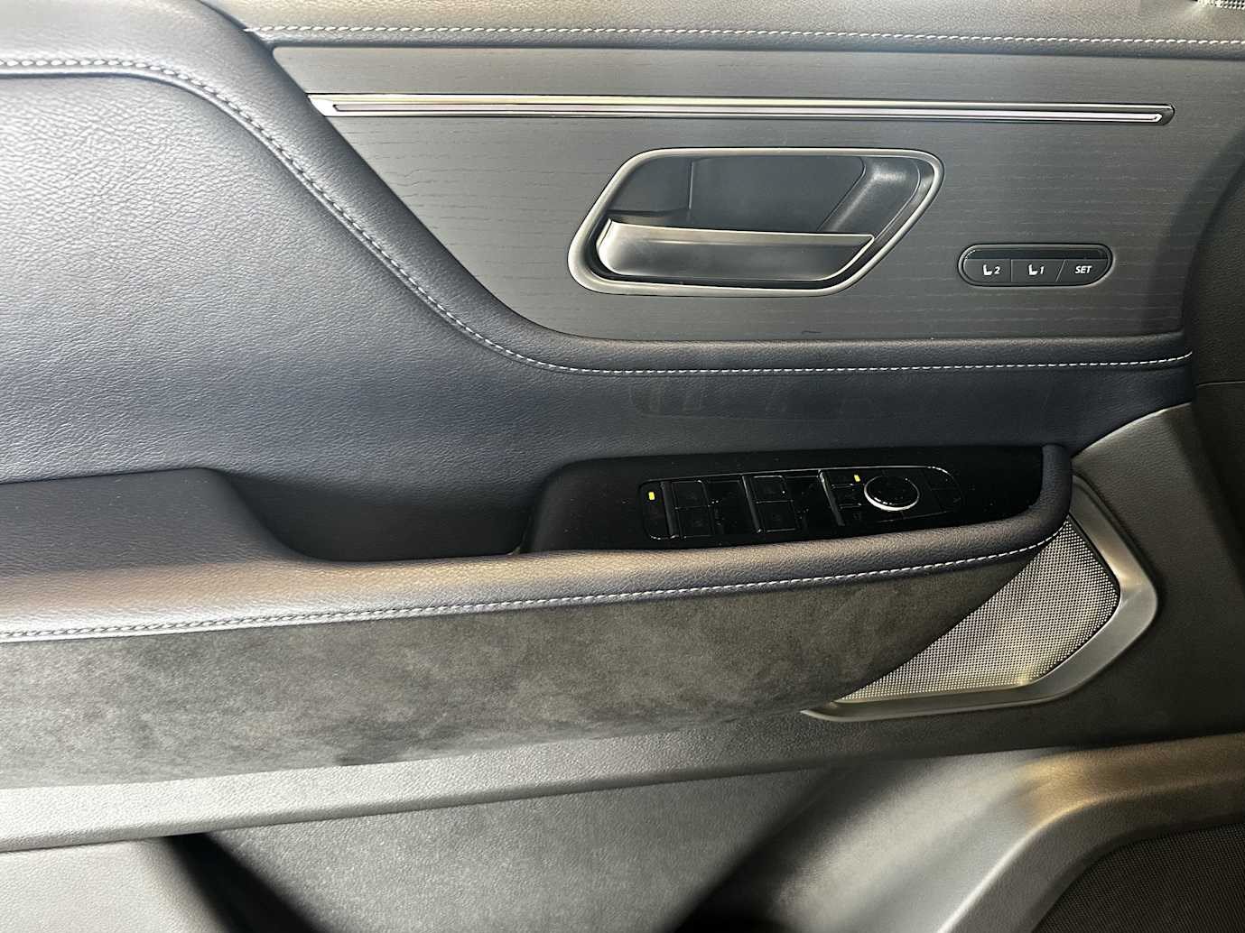 New 2027 INFINITI QX80 Sensory AWD/4WD image 14