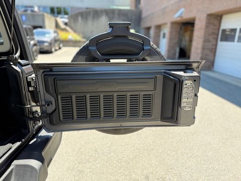Used 2022 Jeep Wrangler Unlimited Sport AWD/4WD image 28