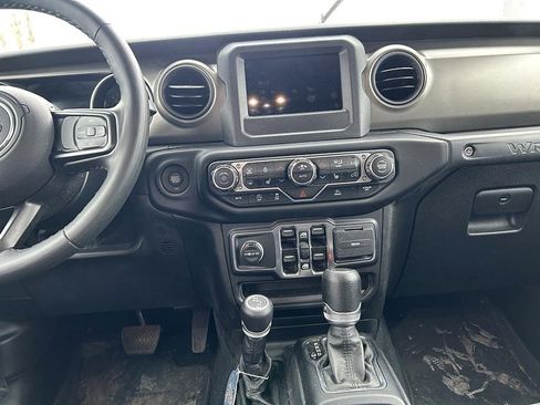 Used 2022 Jeep Wrangler Unlimited Sport image 11