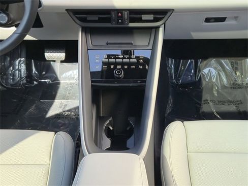 New 2025 Porsche Macan 4 Electric image 19