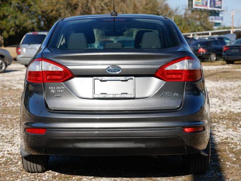 Used 2015 Ford Fiesta SE image 7