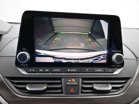 Used 2024 Nissan Altima 2.5 SV image 18