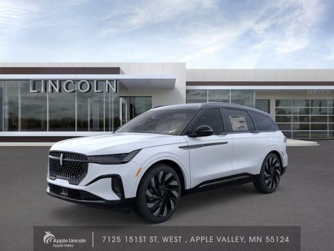 New 2026 Lincoln Nautilus Reserve w/ Jet Appearance Package AWD/4WD image 1