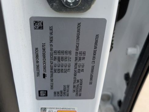 Used 2024 Chevrolet Suburban RST RWD image 37
