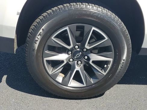 Used 2021 Chevrolet Suburban Z71 AWD/4WD image 7
