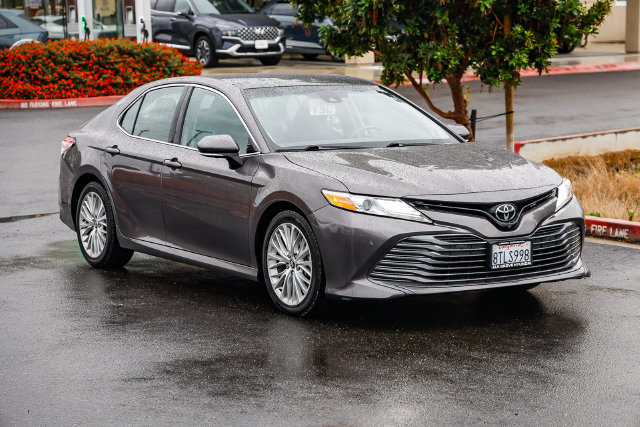 Used 2020 Toyota Camry XLE w/ Driver Assist Package FWD image 5