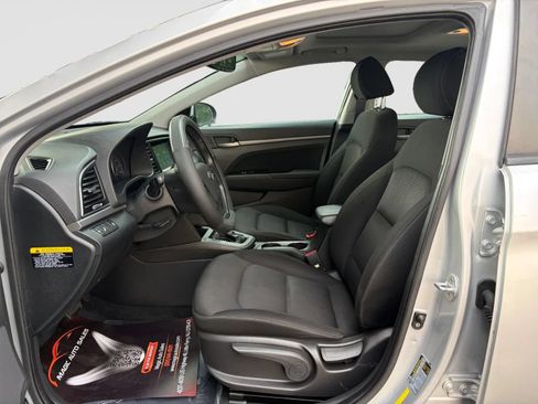 Used 2018 Hyundai Elantra Value Edition FWD image 12