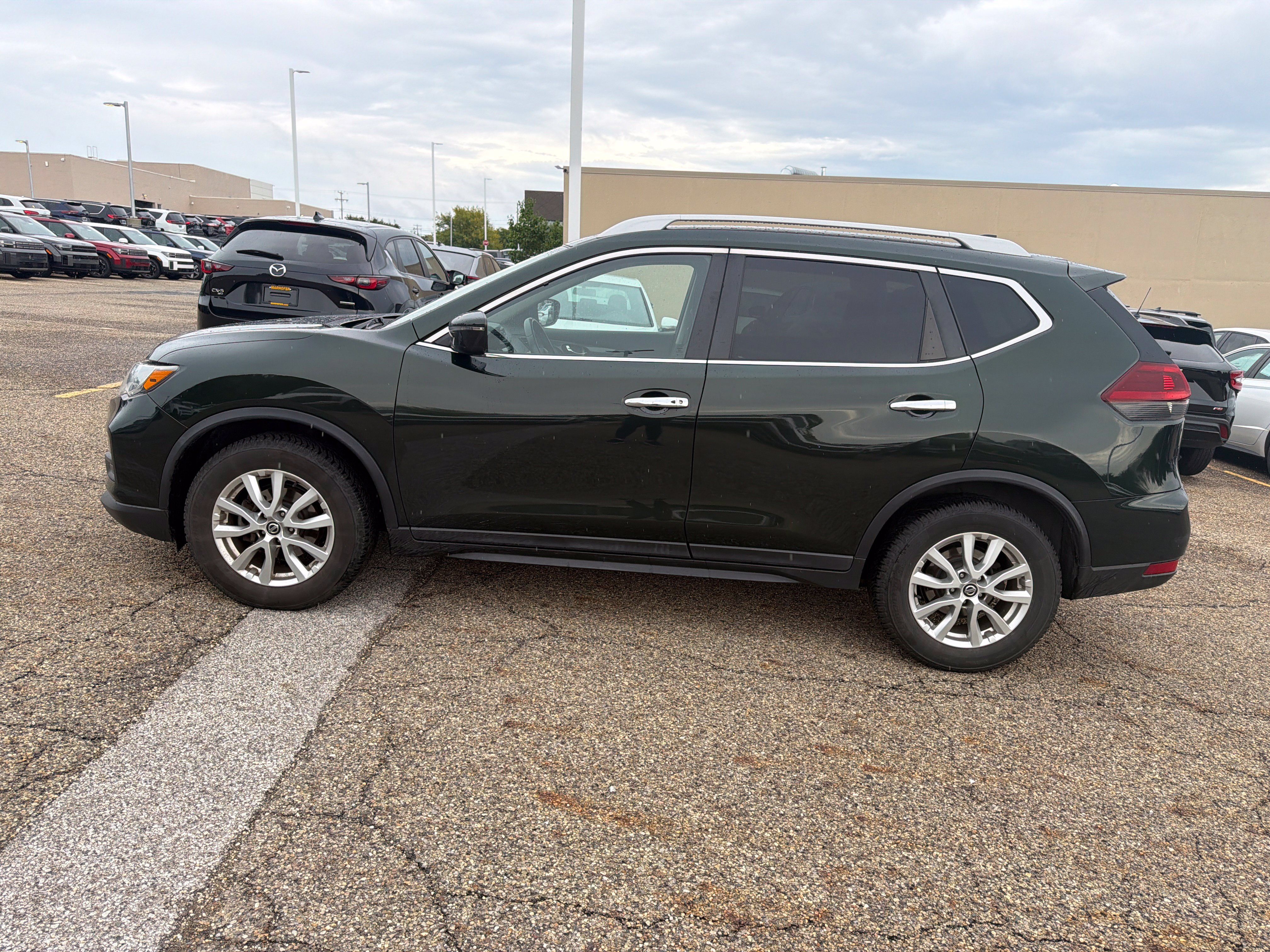 Used 2019 Nissan Rogue SV FWD image 8