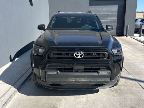Used 2025 Toyota 4Runner SR5 AWD/4WD image 2